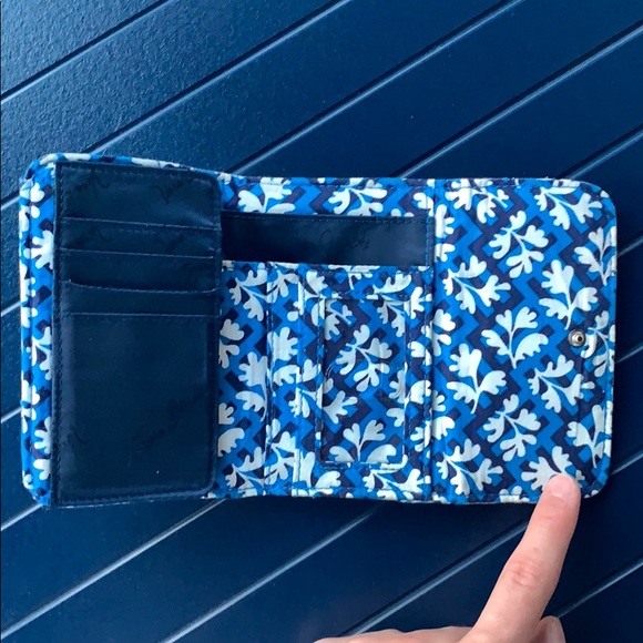 Bundle of Vera Bradley Essentials - Picture 8 of 14